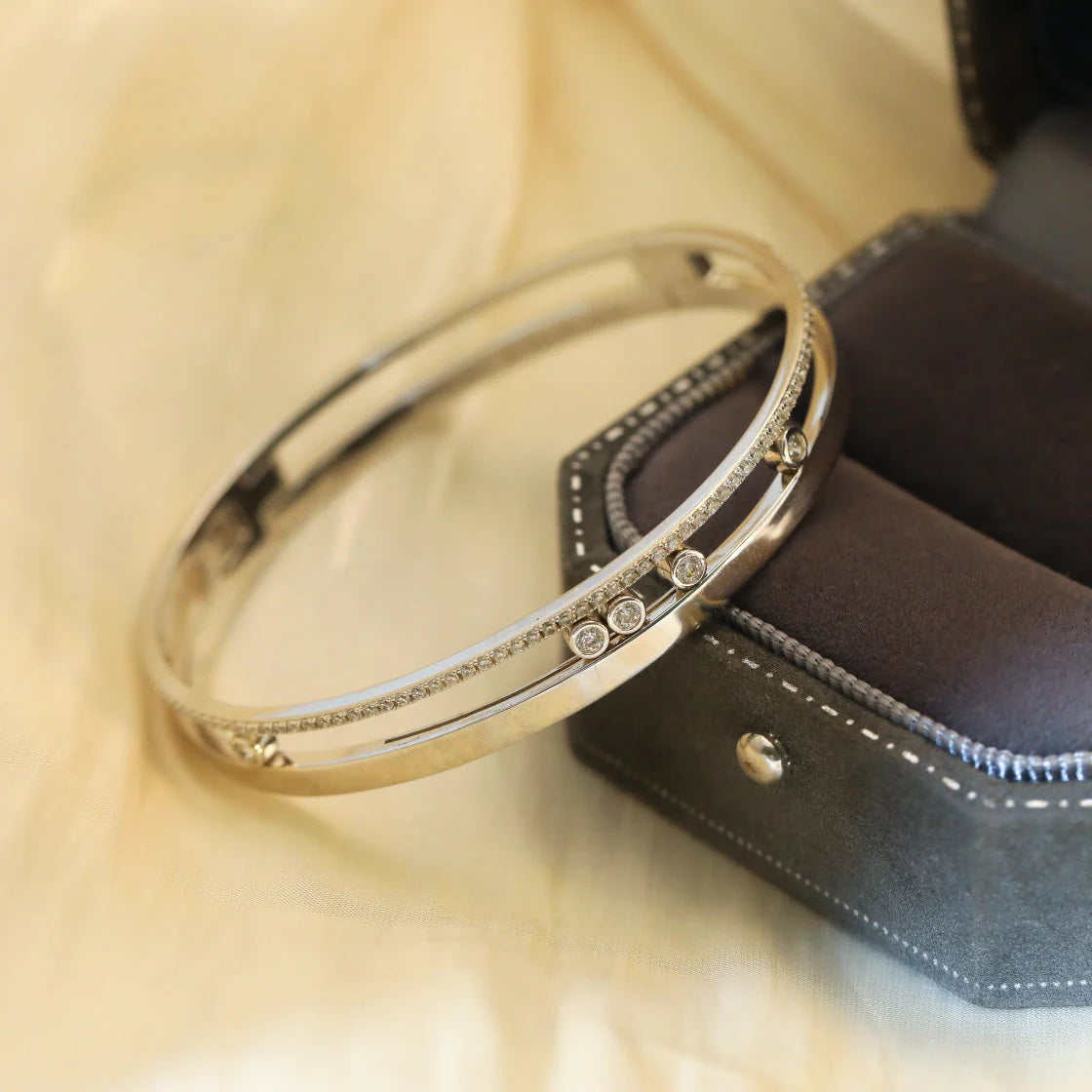 [Loco ]Move Romane Diamond Bangle Bracelet