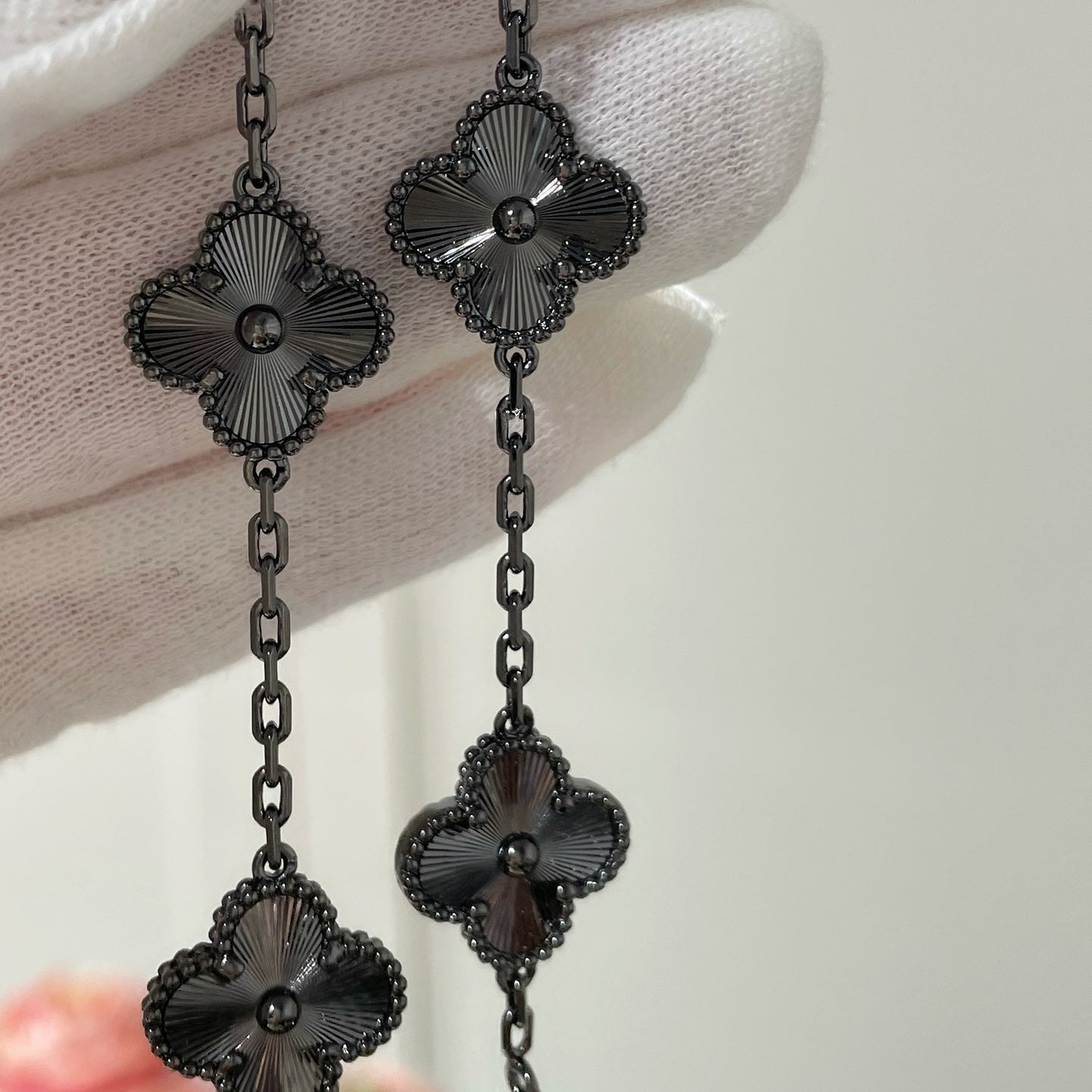 [Loco]New CLOVER 5 MOTIF BLACK BRACELET