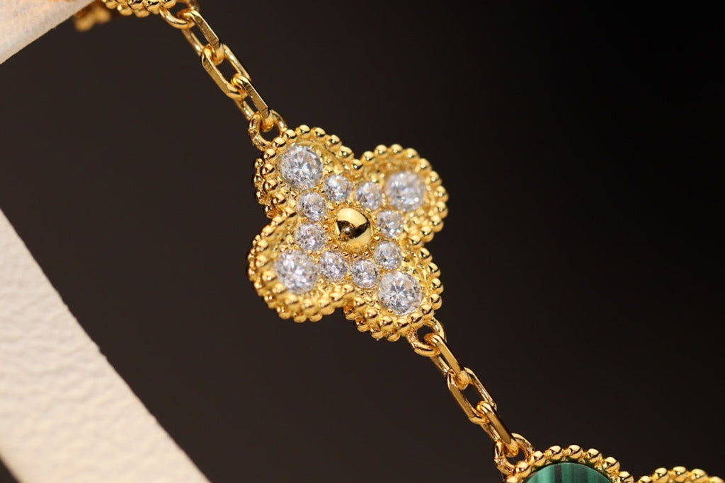 ¡®Loco¡¯CLOVER EARRINGS GOLD MALACHITE DIAMOND 3 MOTIF