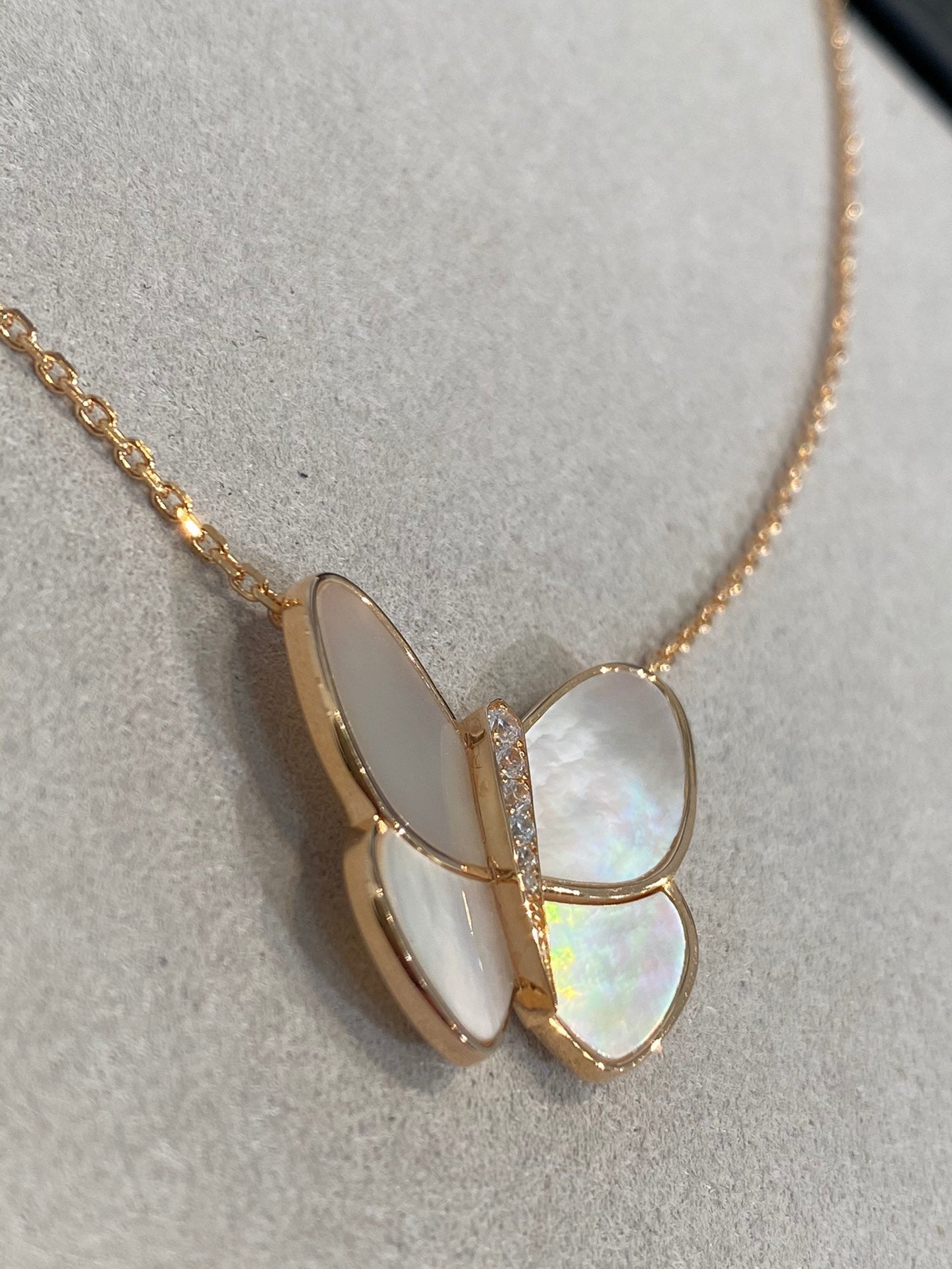 ¡®Loco¡¯BUTTERFLY GOLD MOP DIAMOND NECKLACE