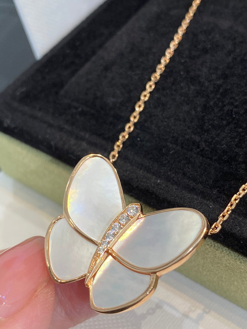 ¡®Loco¡¯BUTTERFLY GOLD MOP DIAMOND NECKLACE