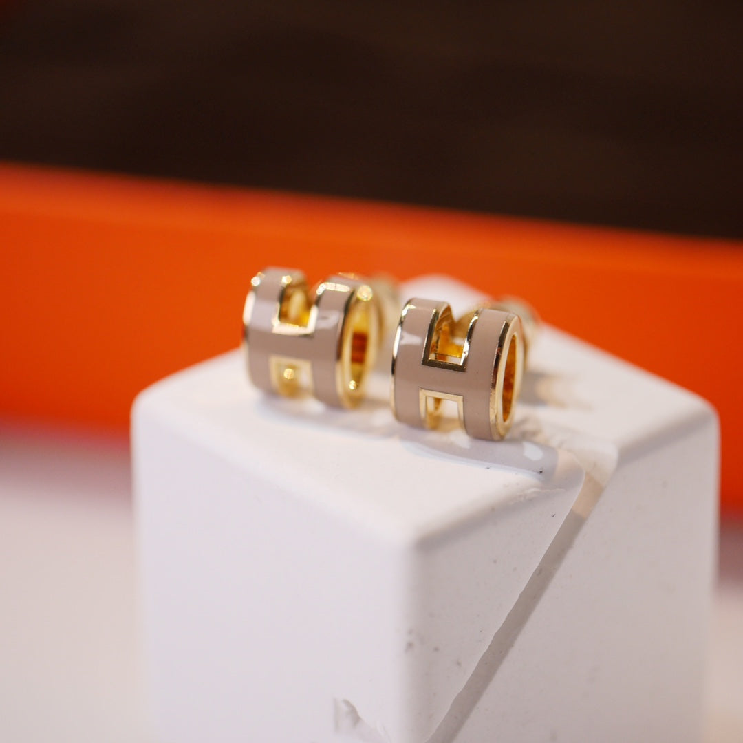 ¡®Loco¡¯MINI POP H GOLD EARRINGS GREY
