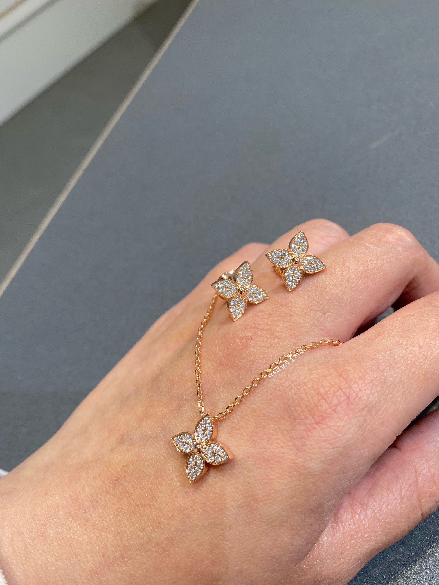 ¡®Loco¡¯STAR DIAMOND NECKALCE