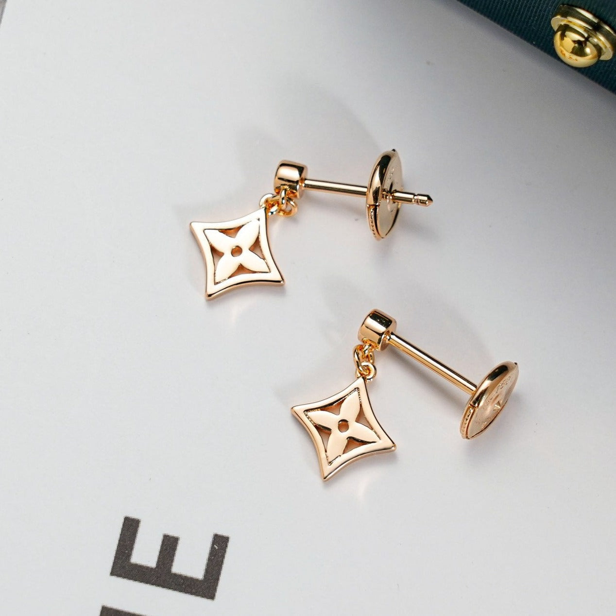 ¡®Loco¡¯STAR EARRINGS GOLD