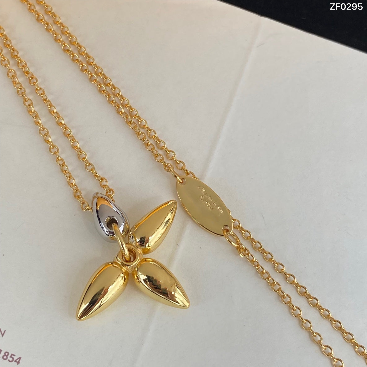 ¡®Loco¡¯LOUISETTE PEDANT GOLD NECKLACE