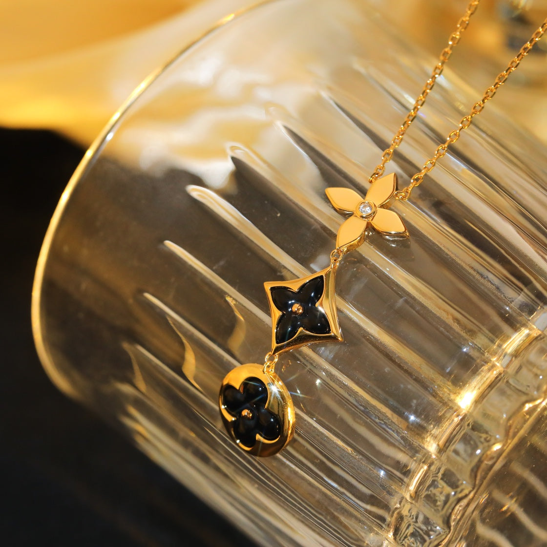 ¡®Loco¡¯STAR AND SUN ONYX PINK GOLD NECKLACE