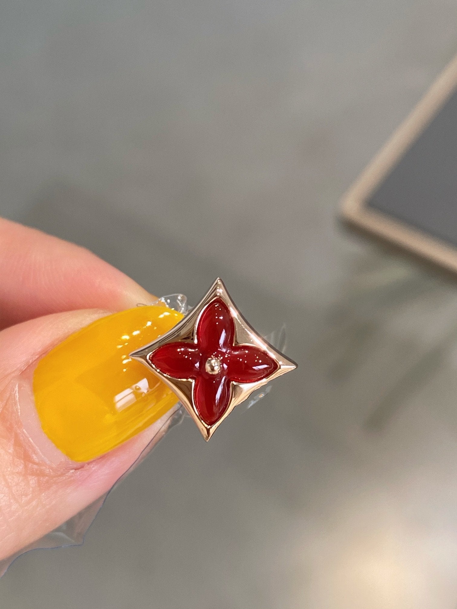 ¡®Loco¡¯STAR AND SUN PINK GOLD CARNELIAN STUD EARRINGS