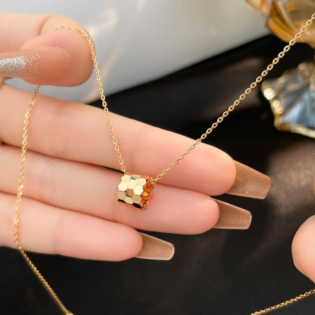 ¡®Loco¡¯BEE MINI NECKLACE