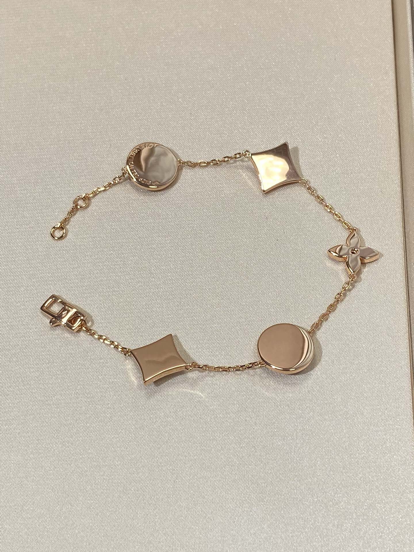 ¡®Loco¡¯STAR AND SUN 5 MOTIF MOP PINK GOLD BRACELET