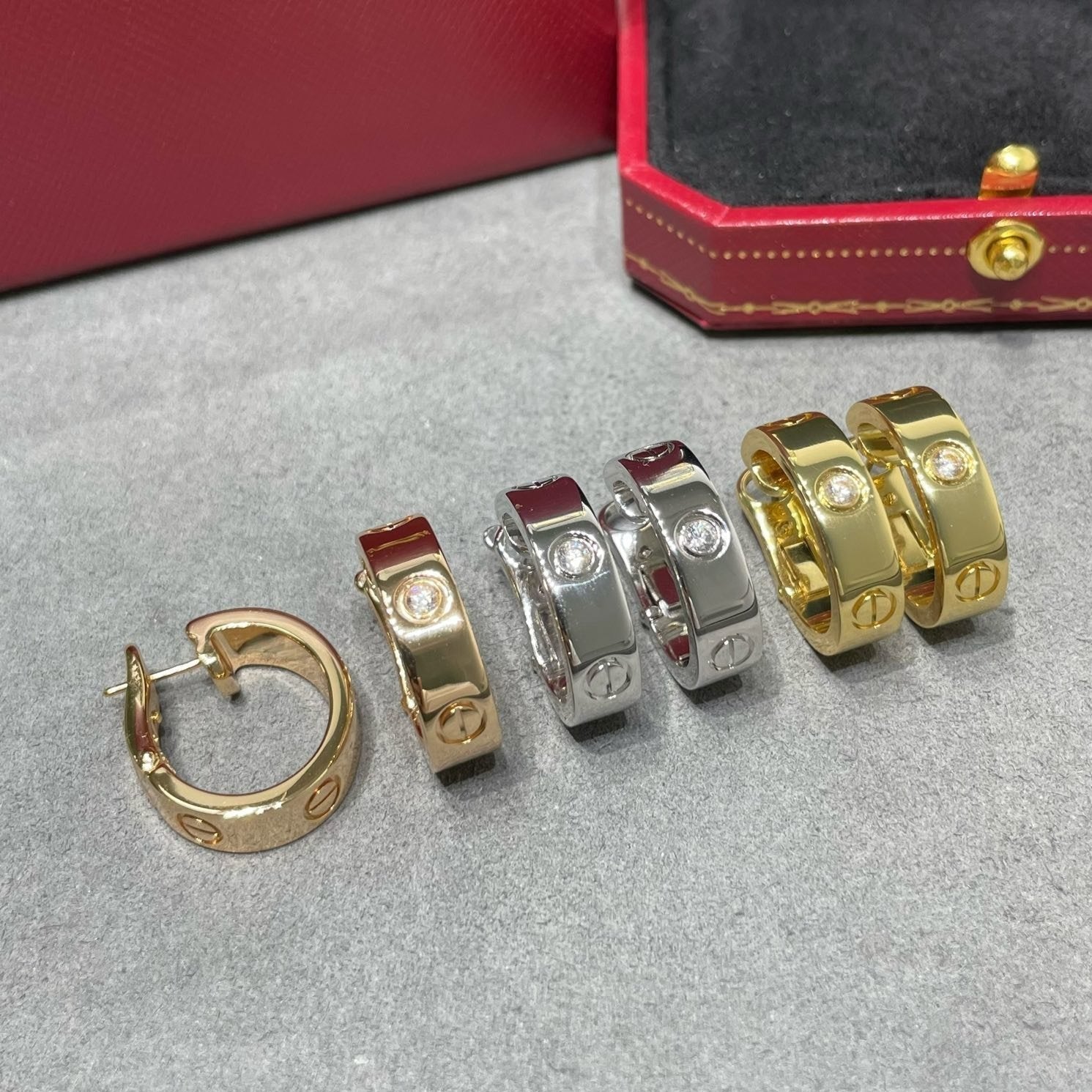 ¡®Loco¡¯LOVE 5.5MM 1 DIAMOND EARRINGS