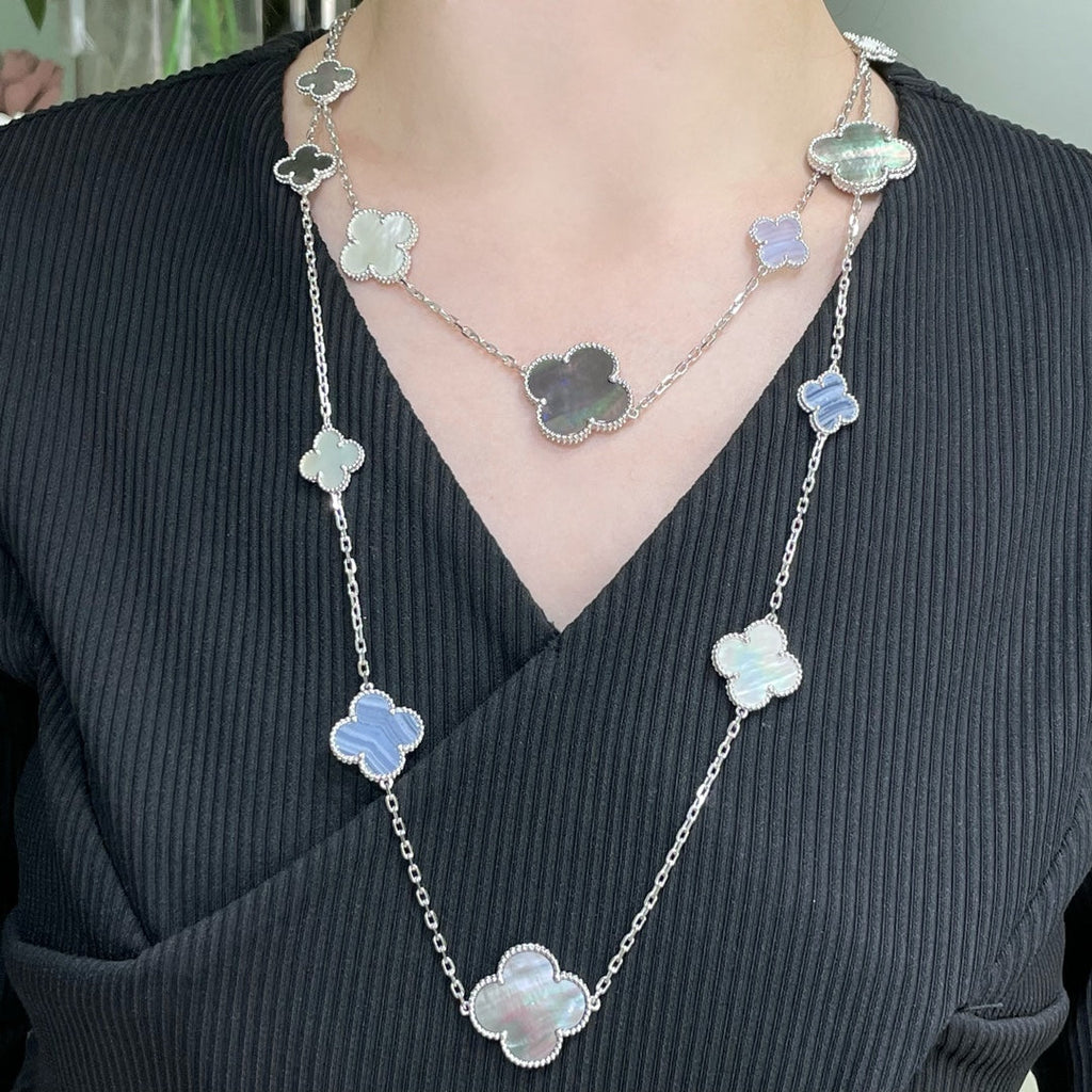 ¡®Loco¡¯CLOVER 16 MOTIF CHALCEDONY MOP SILVER NECKLACE