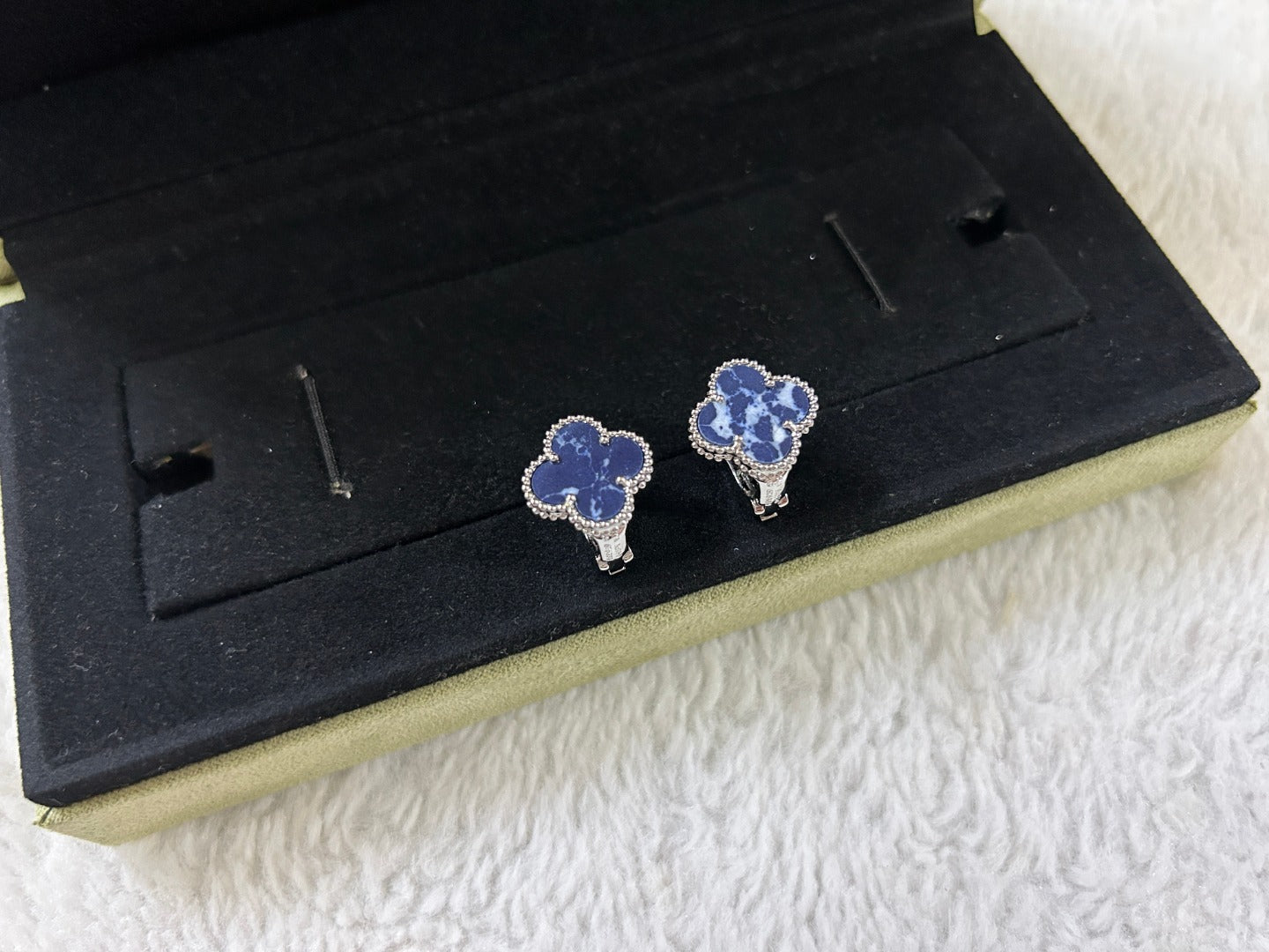 ¡®Loco¡¯CLOVER PIETERSITE MEDIUM STUD EARRINGS