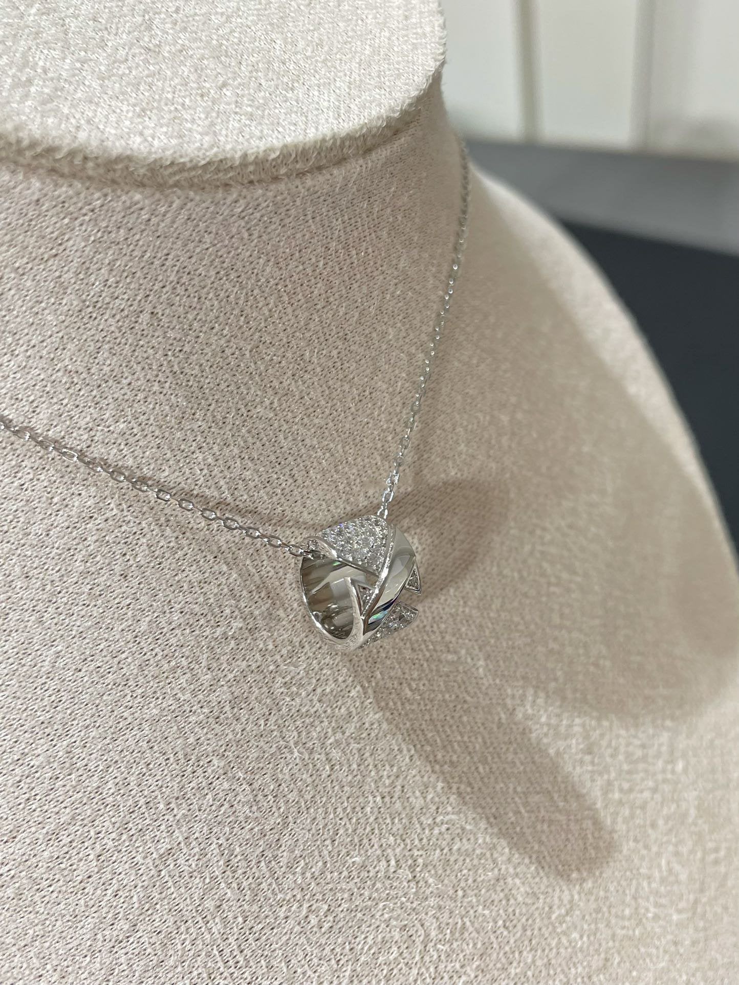 ¡®Loco¡¯LIENS EVIDENCE DIAMOND PAVED NECKLACE