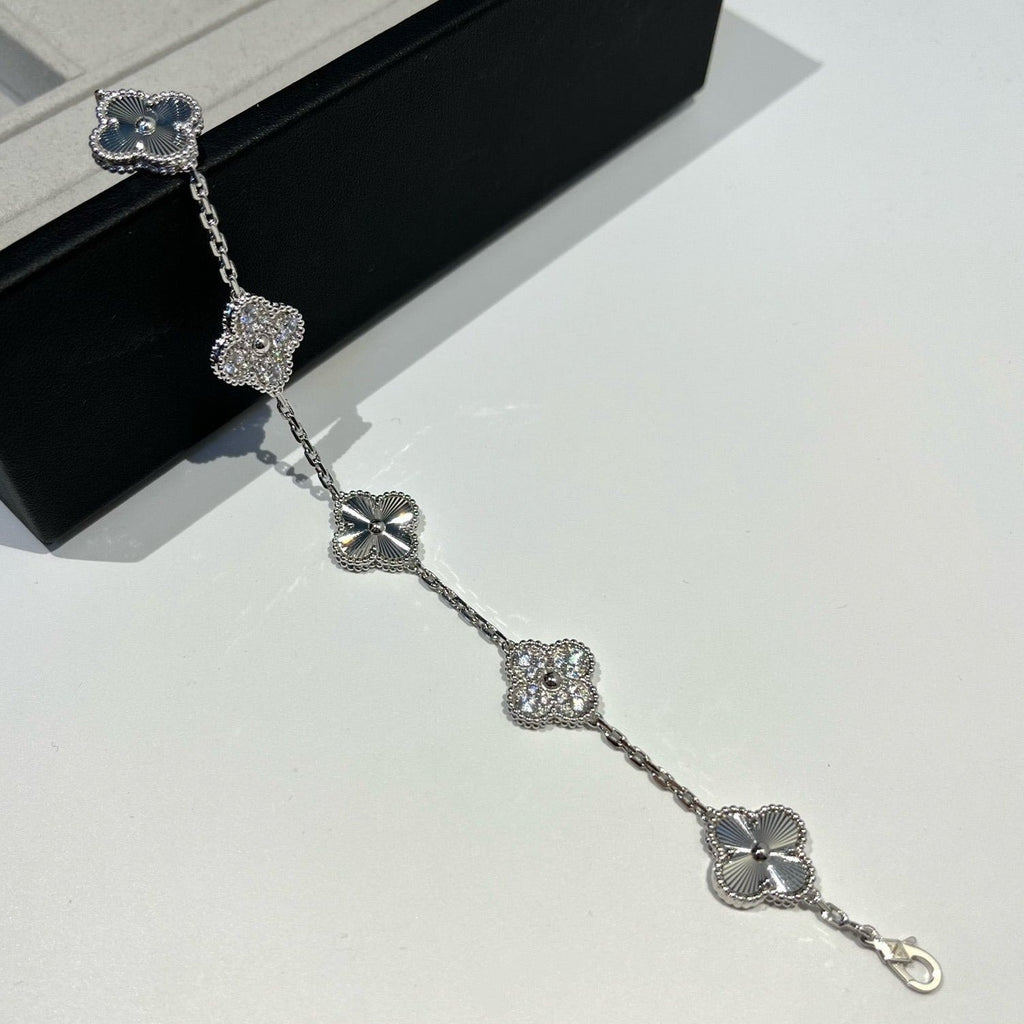 [Loco]New  CLOVER 5 MOTIF LASER BRACELET COLLECTION