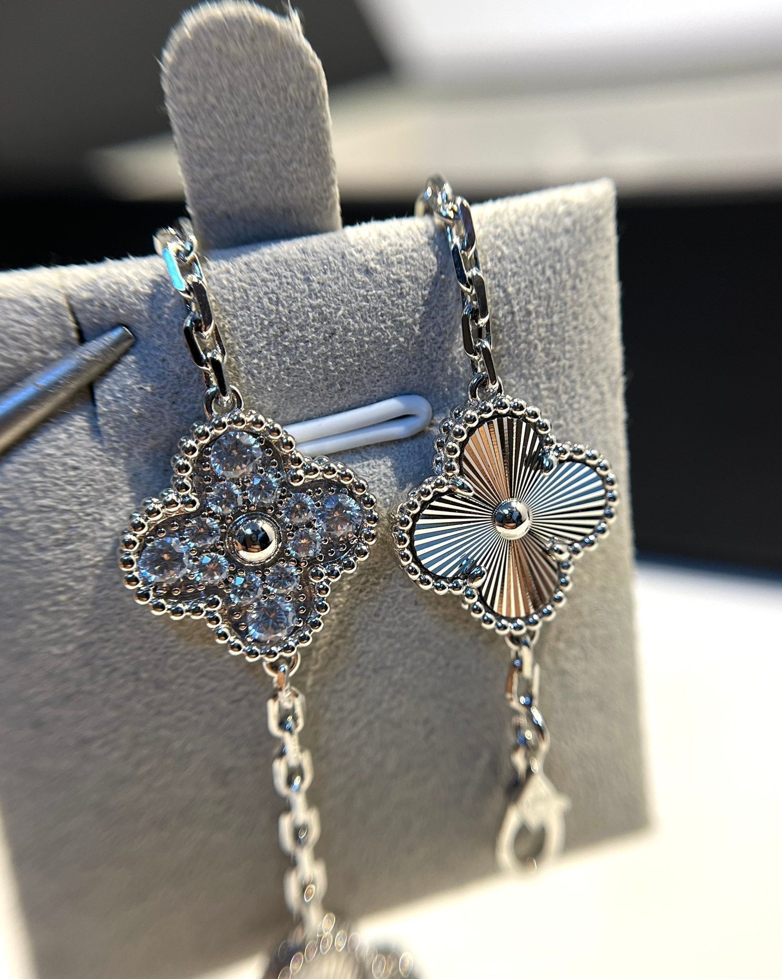 [Loco]New  CLOVER 5 MOTIF LASER BRACELET COLLECTION