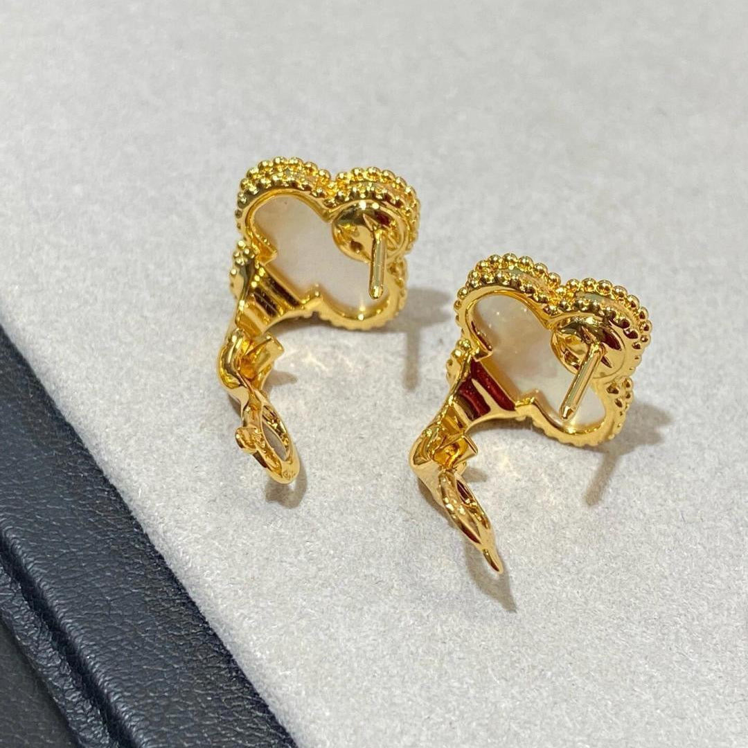 [Loco] CLOVER LARGE (20mm) 1 MOTIFS WHITE MOP STUD EARRINGS