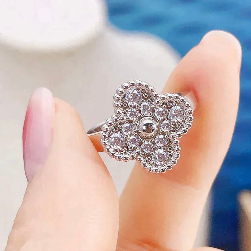 ¡®Loco¡¯CLOVER DIAMOND RING