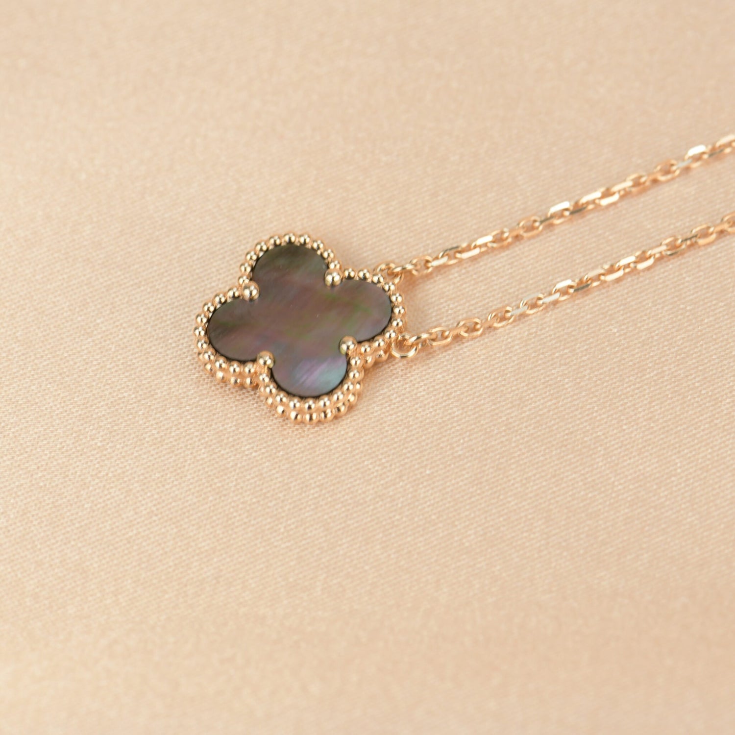 ¡®Loco¡¯CLOVER 15MM  GRAY MOTHER OF PEARL NECKLACE