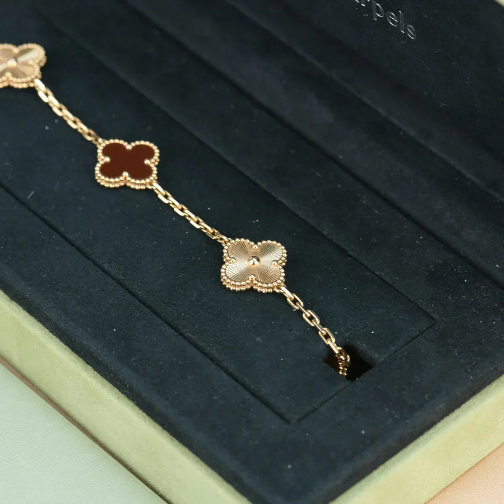 [Loco]New  CLOVER 5 MOTIF RED CORNELIAN BRACELET COLLECTION