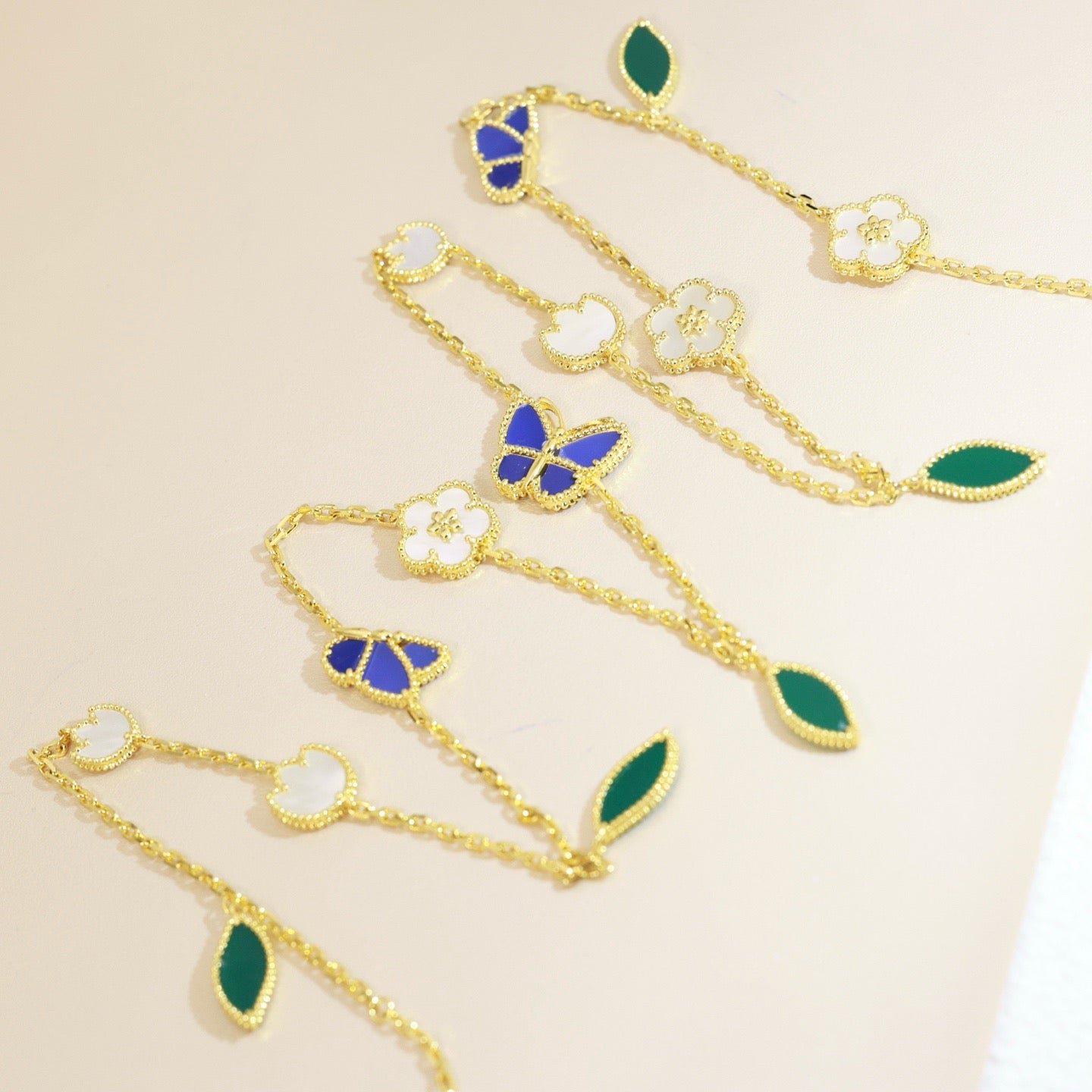 [Loco JURI]LUCKY SPRING BUTTERFLY 15 FLOWER NECKLACE
