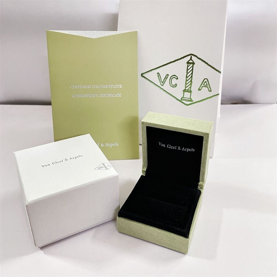 ¡®Loco¡¯VA CLOVER BRACELET NECKLACE RING BOX GIFT BAG