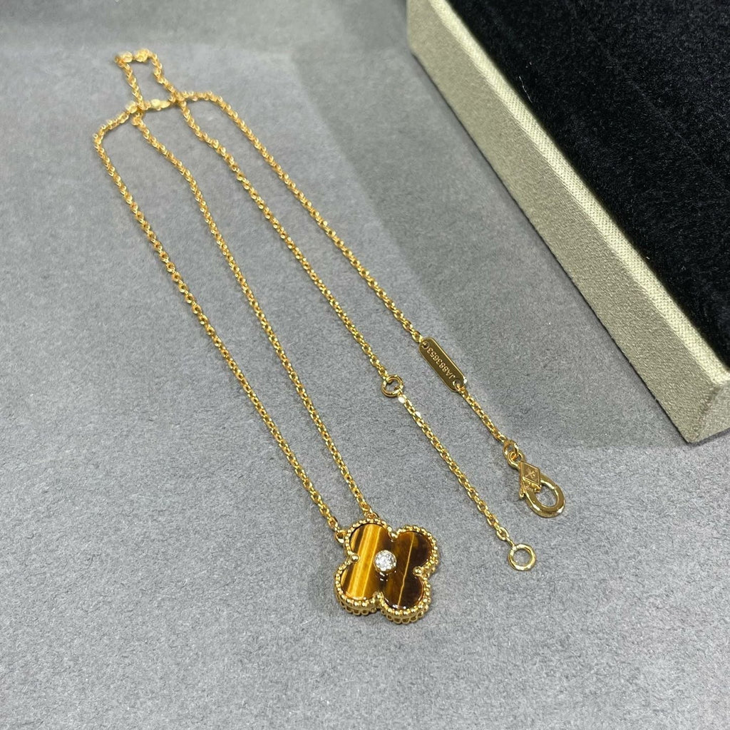 ¡®Loco¡¯CLOVER 15MM DIAMOND AND YELLOW TIGER'S EYE AGATE necklace