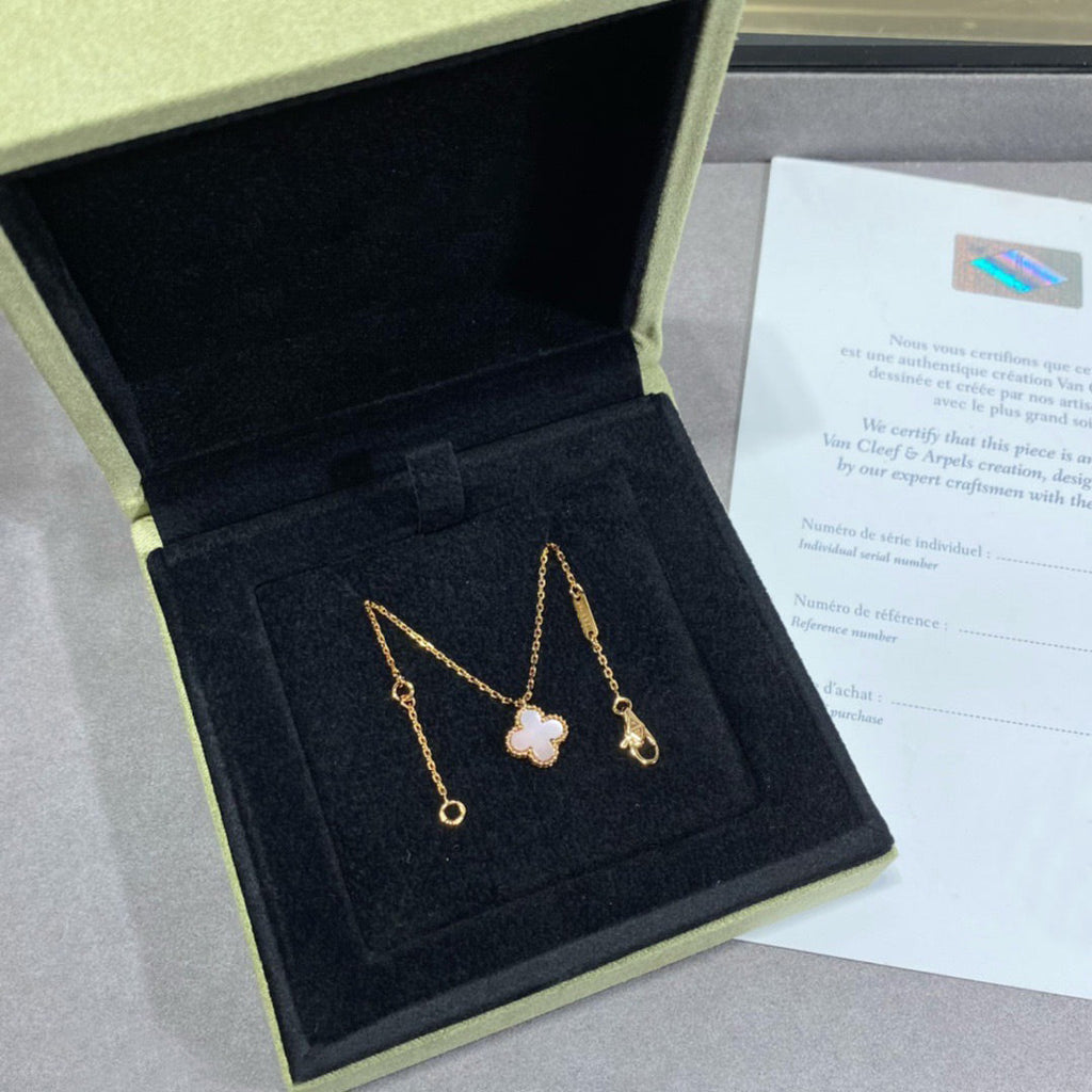 ¡®Loco¡¯CLOVER 15MM PINK MOTHER-OF-PEARL SINGLE FLOWER NECKLACE