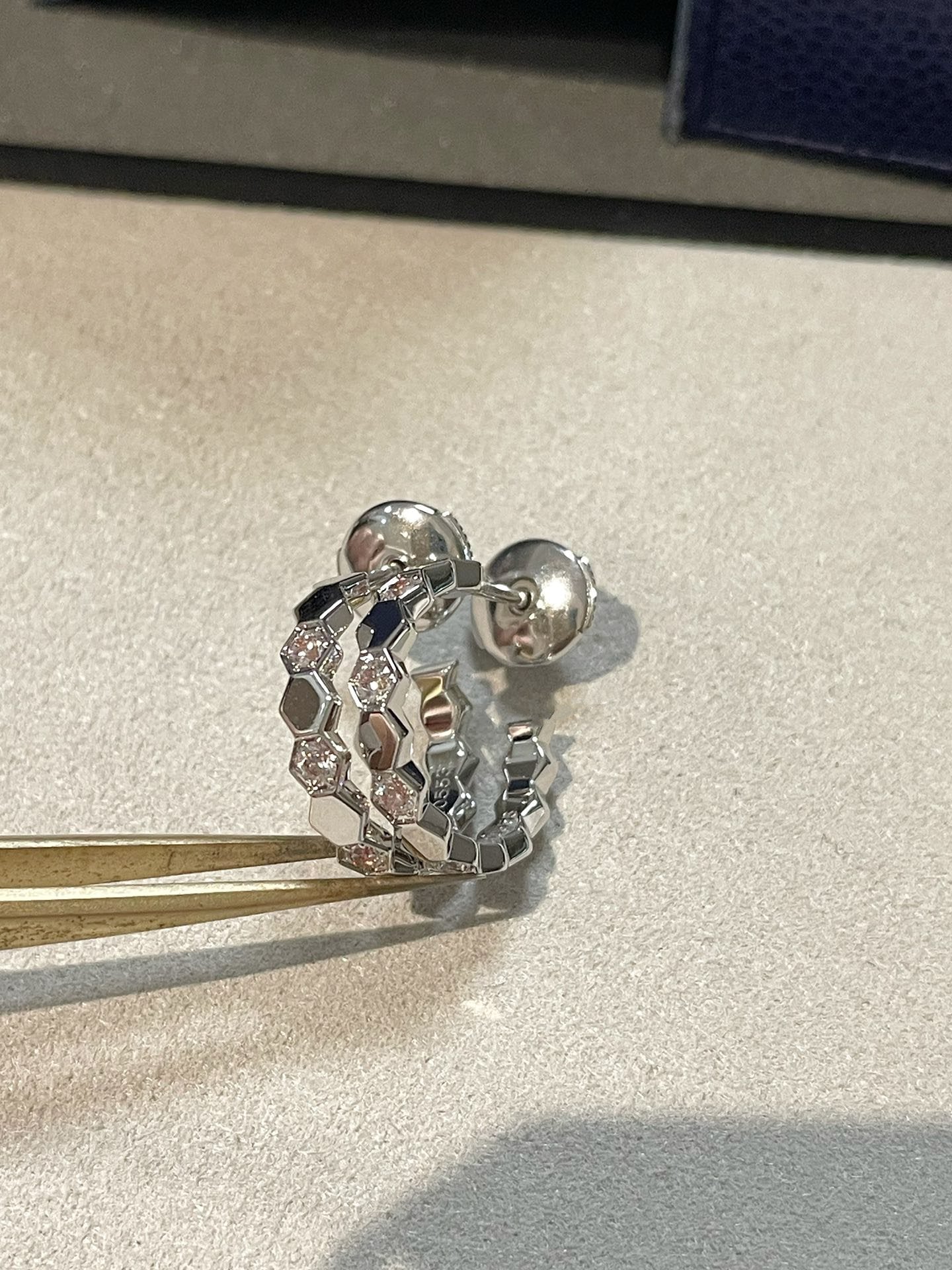 ¡®Loco¡¯BEE LOVE Earrings Silver