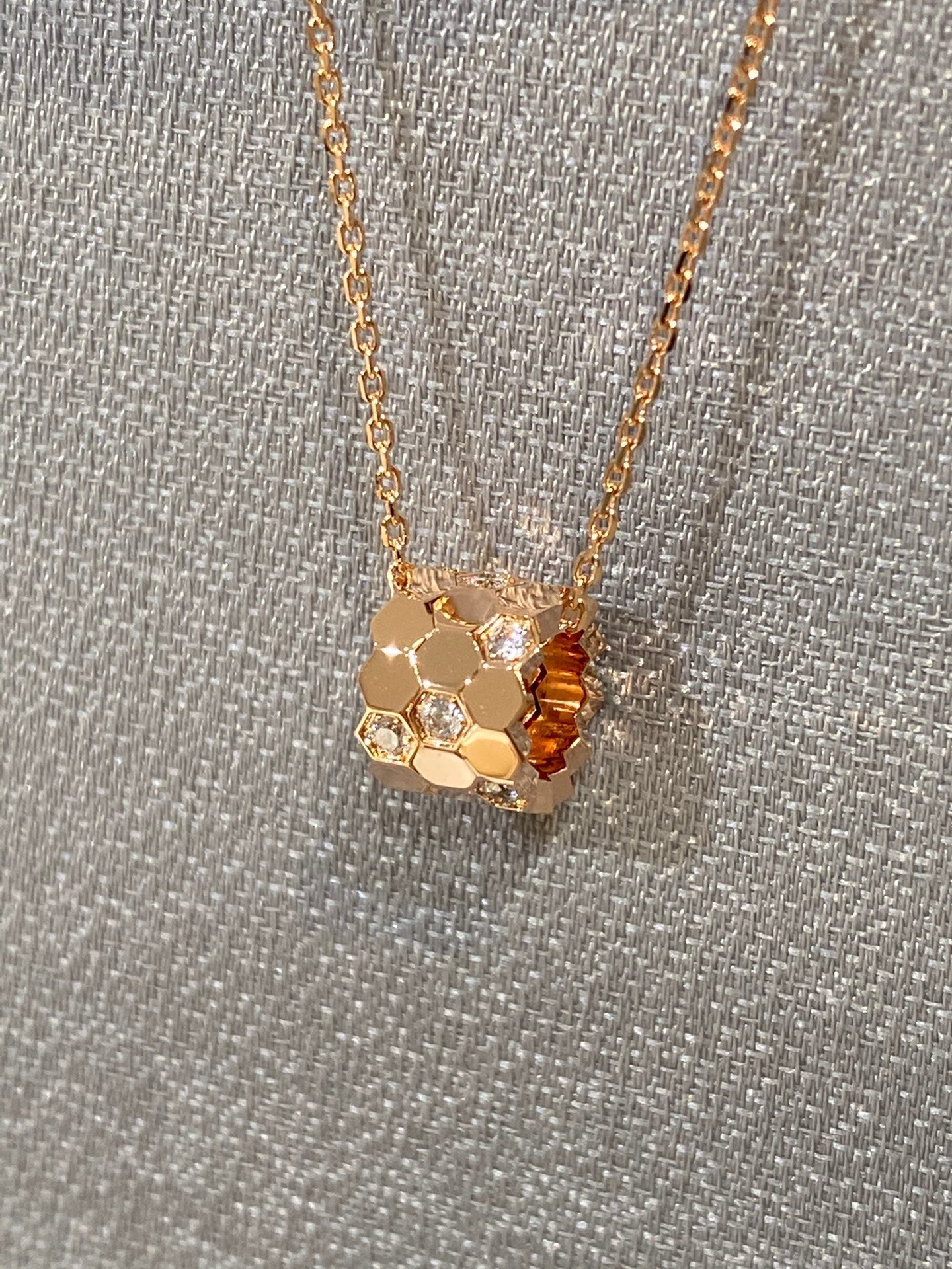 ¡®Loco¡¯BEE LOVE DIAMOND NECKLACE