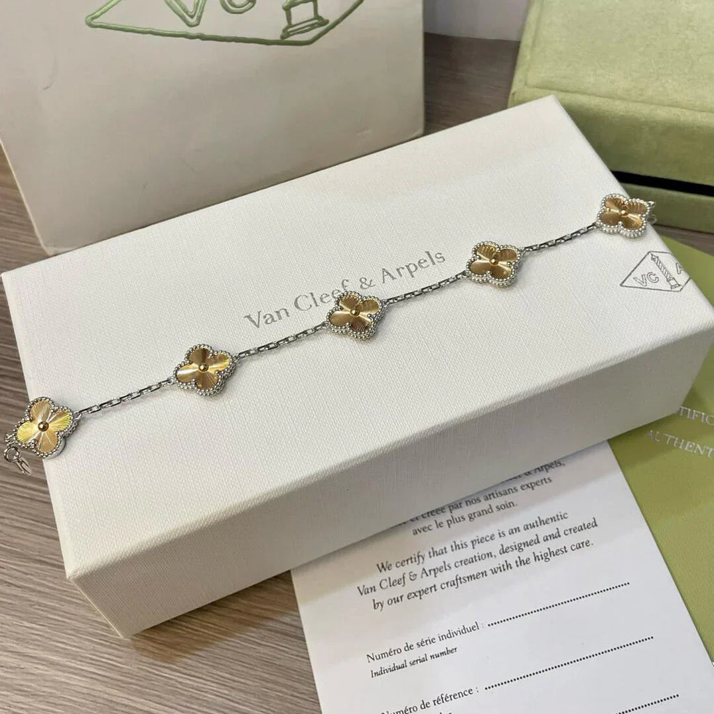 [Loco]New  CLOVER 5 MOTIF LASER BRACELET COLLECTION