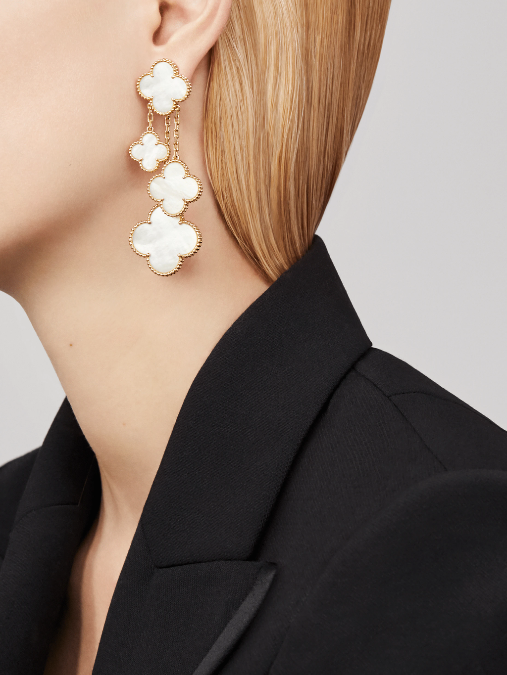 ¡®Loco¡¯CLOVER EARRINGS WHITE MOP 4 MOTIFS GOLD